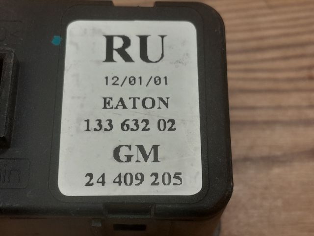 bontott OPEL CORSA C Ablakemelő Kapcsoló Négyes / Kettes