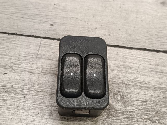 bontott OPEL CORSA C Ablakemelő Kapcsoló Négyes / Kettes