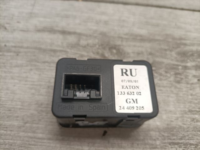 bontott OPEL CORSA C Ablakemelő Kapcsoló Négyes / Kettes