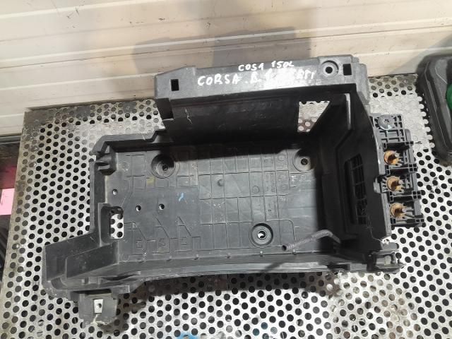bontott OPEL CORSA C Akkumulátor Tartó