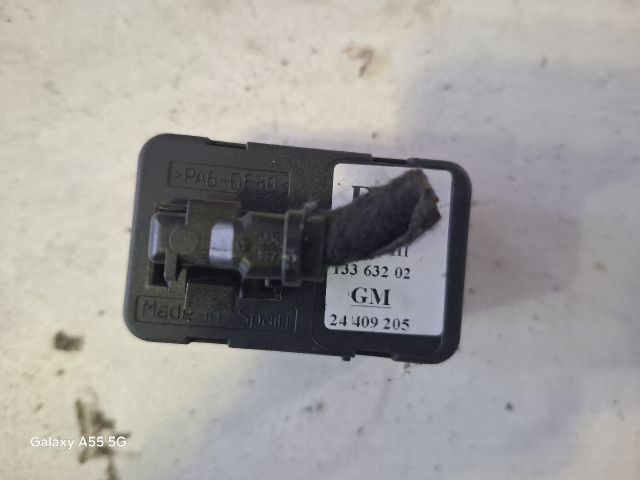 bontott OPEL CORSA C Bal első Ablakemelő Kapcsoló