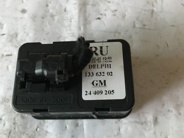 bontott OPEL CORSA C Bal első Ablakemelő Kapcsoló