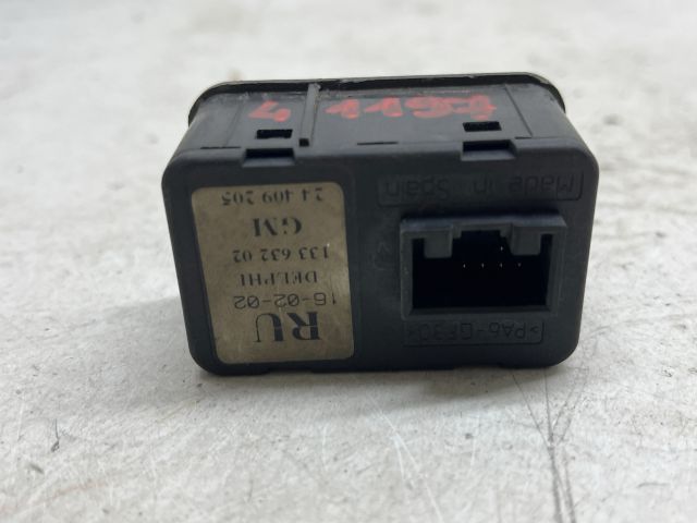 bontott OPEL CORSA C Bal első Ablakemelő Kapcsoló