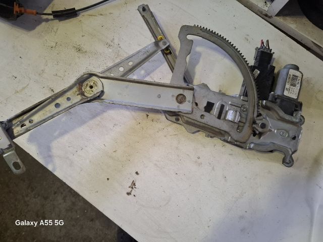 bontott OPEL CORSA C Bal első Ablakemelő Szerkezet (Elektromos)