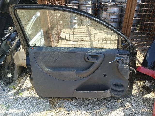 bontott OPEL CORSA C Bal első Ajtó (Részeivel)