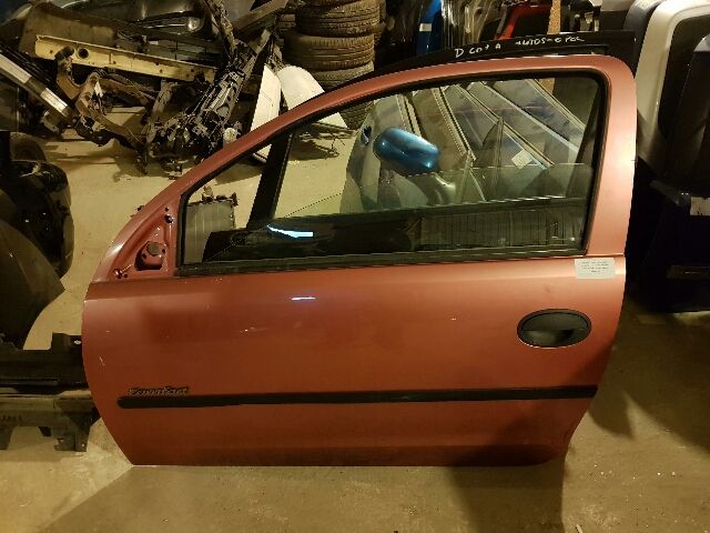 bontott OPEL CORSA C Bal első Ajtó (Részeivel)