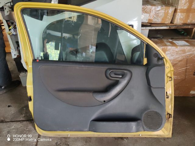 bontott OPEL CORSA C Bal első Ajtó (Részeivel)