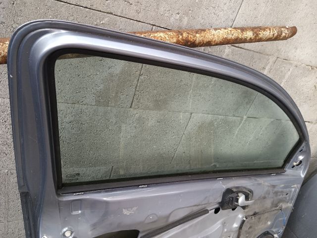 bontott OPEL CORSA C Bal első Ajtó (Részeivel)