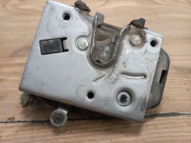 bontott OPEL CORSA C Bal első Ajtózár