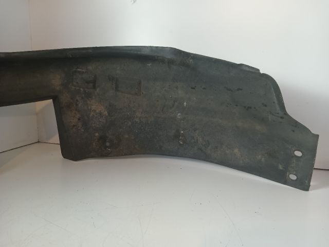 bontott OPEL CORSA C Bal első Dobbetét (Kerékjárati, Műanyag)