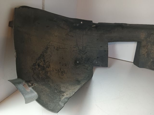 bontott OPEL CORSA C Bal első Dobbetét (Kerékjárati, Műanyag)