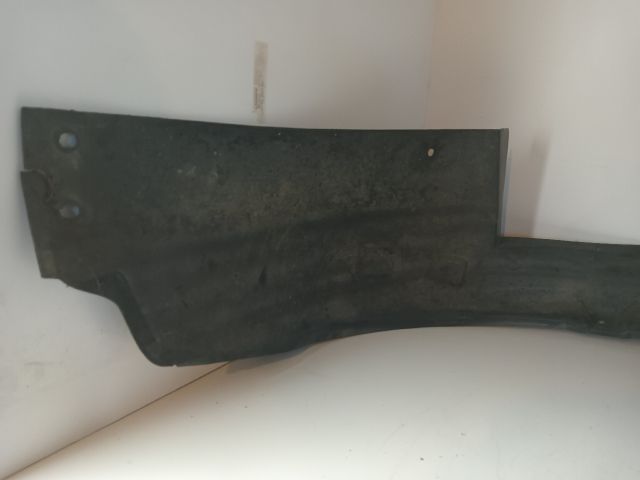 bontott OPEL CORSA C Bal első Dobbetét (Kerékjárati, Műanyag)