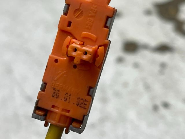 bontott OPEL CORSA C Bal első Övfeszítő