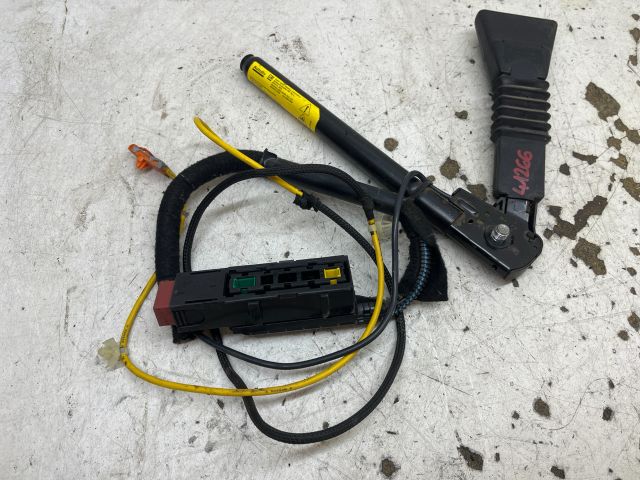 bontott OPEL CORSA C Bal első Övfeszítő