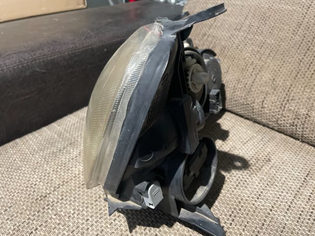 bontott OPEL CORSA C Bal Fényszóró