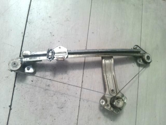 bontott OPEL CORSA C Bal hátsó Ablakemelő Szerkezet (Mechanikus)