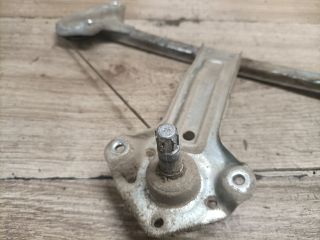 bontott OPEL CORSA C Bal hátsó Ablakemelő Szerkezet (Mechanikus)