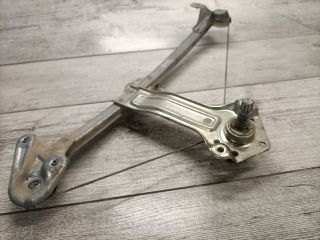 bontott OPEL CORSA C Bal hátsó Ablakemelő Szerkezet (Mechanikus)