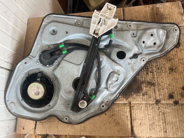 bontott OPEL CORSA C Bal hátsó Ablakemelő Szerkezet (Mechanikus)