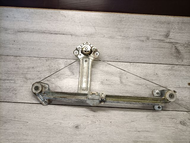 bontott OPEL CORSA C Bal hátsó Ablakemelő Szerkezet (Mechanikus)
