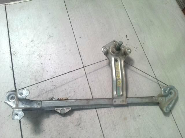 bontott OPEL CORSA C Bal hátsó Ablakemelő Szerkezet (Mechanikus)