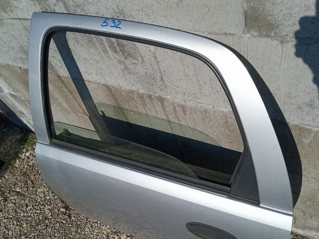 bontott OPEL CORSA C Bal hátsó Ajtó (Részeivel)