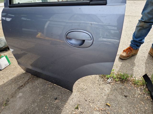 bontott OPEL CORSA C Bal hátsó Ajtó (Részeivel)