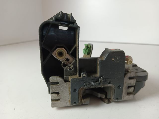 bontott OPEL CORSA C Bal hátsó Ajtózár