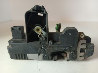 bontott OPEL CORSA C Bal hátsó Ajtózár