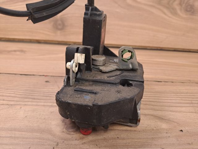 bontott OPEL CORSA C Bal hátsó Ajtózár