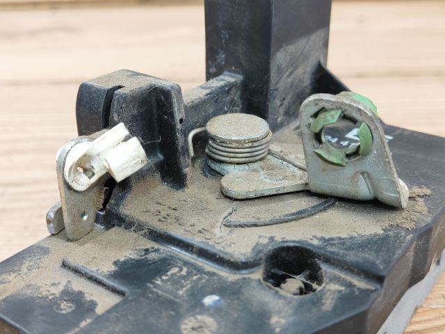 bontott OPEL CORSA C Bal hátsó Ajtózár