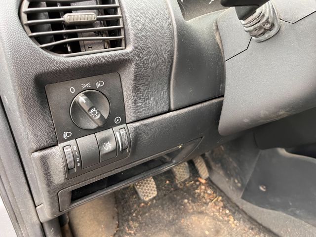 bontott OPEL CORSA C Bal hátsó Dobbetét (Kerékjárati, Műanyag)