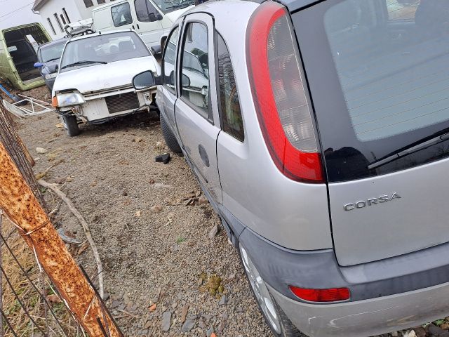 bontott OPEL CORSA C Bal hátsó Fejtámla