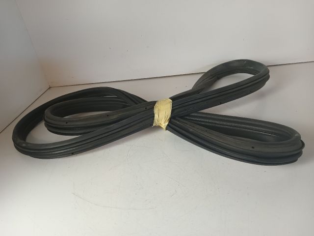 bontott OPEL CORSA C Bal hátsó Gumikéder