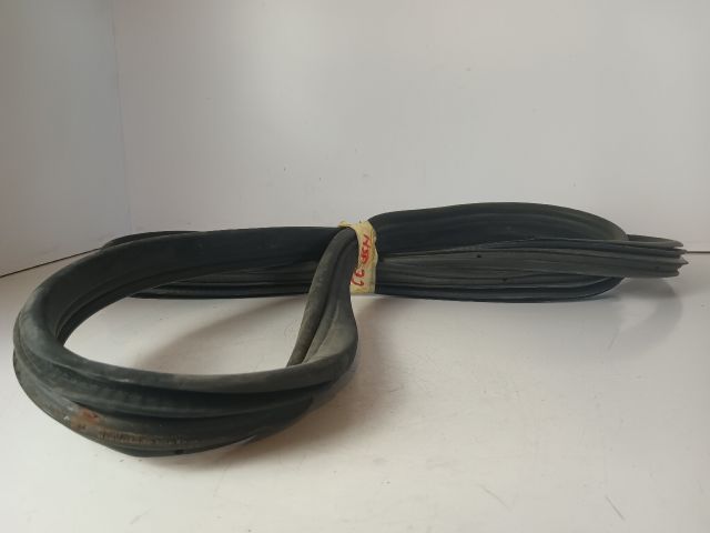 bontott OPEL CORSA C Bal hátsó Gumikéder