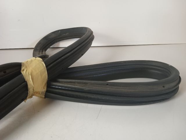 bontott OPEL CORSA C Bal hátsó Gumikéder