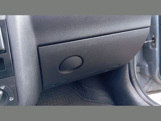 bontott OPEL CORSA C Bal Hátsó Lámpa