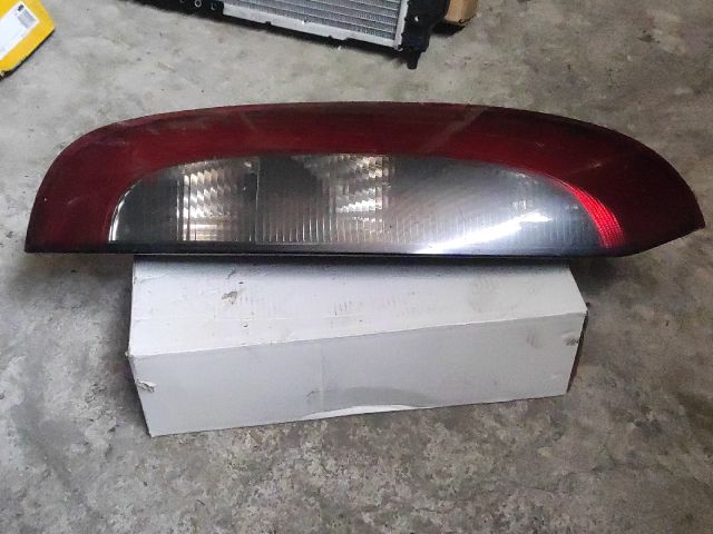 bontott OPEL CORSA C Bal Hátsó Lámpa