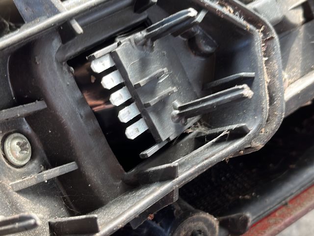 bontott OPEL CORSA C Bal Hátsó Lámpa