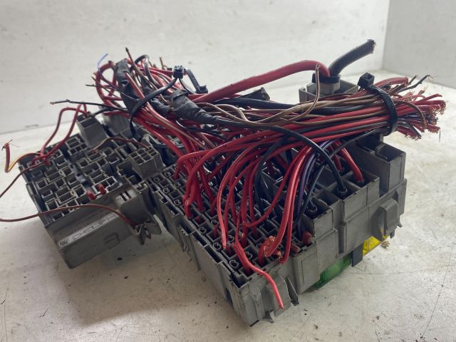 bontott OPEL CORSA C Biztosítéktábla Doboz