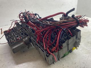 bontott OPEL CORSA C Biztosítéktábla Doboz