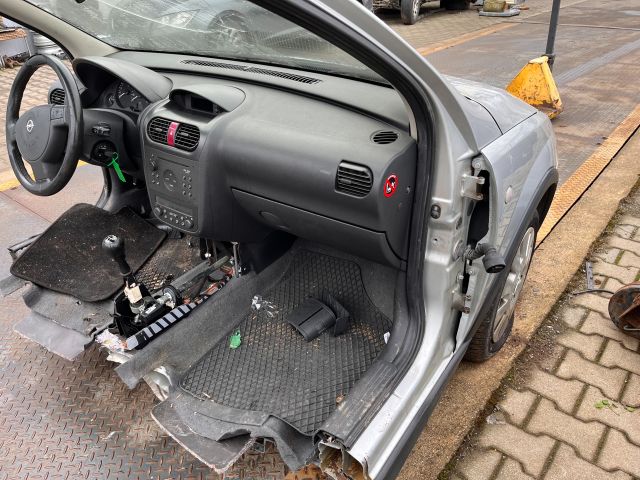 bontott OPEL CORSA C Biztosítéktábla Doboz