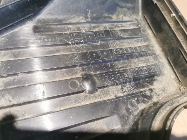 bontott OPEL CORSA C Biztosítéktábla Fedél