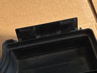 bontott OPEL CORSA C Biztosítéktábla Fedél