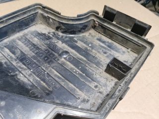 bontott OPEL CORSA C Biztosítéktábla Fedél