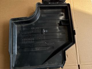 bontott OPEL CORSA C Biztosítéktábla Fedél