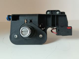 bontott OPEL CORSA C Csomagtér Nyitó Kar / Gomb