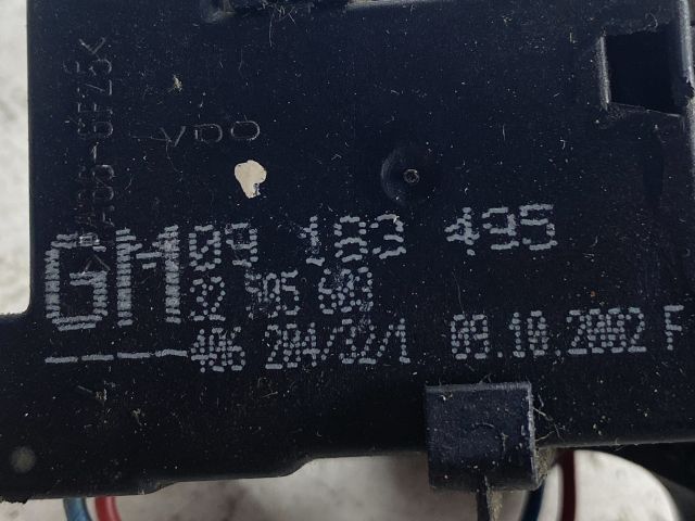 bontott OPEL CORSA C Csomagtér Nyitó Kar / Gomb