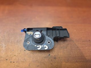 bontott OPEL CORSA C Csomagtér Nyitó Kar / Gomb