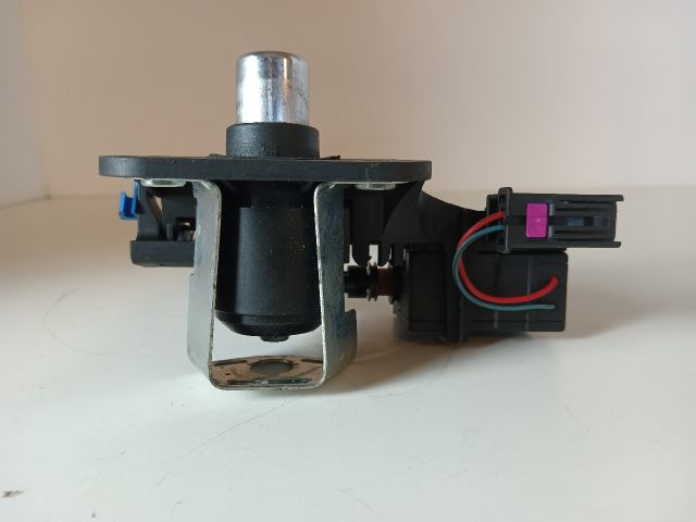 bontott OPEL CORSA C Csomagtér Nyitó Kar / Gomb